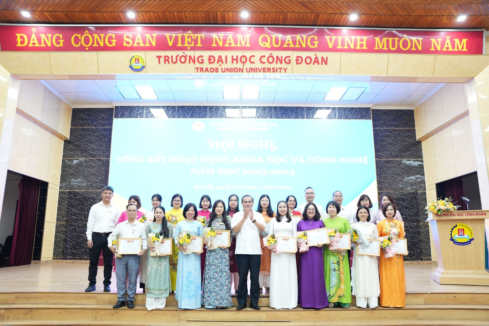 Tập thể xuất sắc
