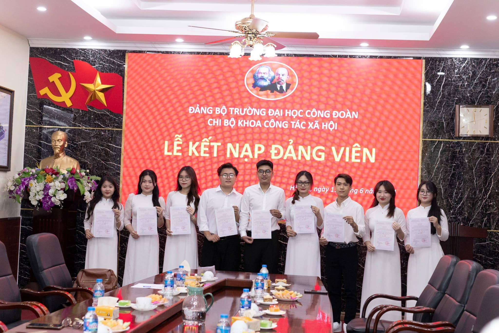Lễ kết nạp đảng viên